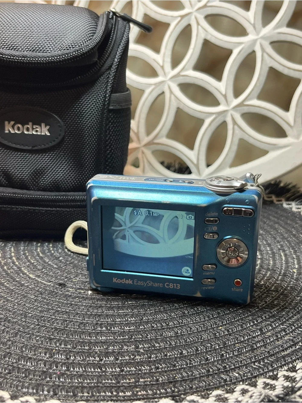 Kodak EasyShare C813 Digital Camera W/Black Carry Case In good working condition